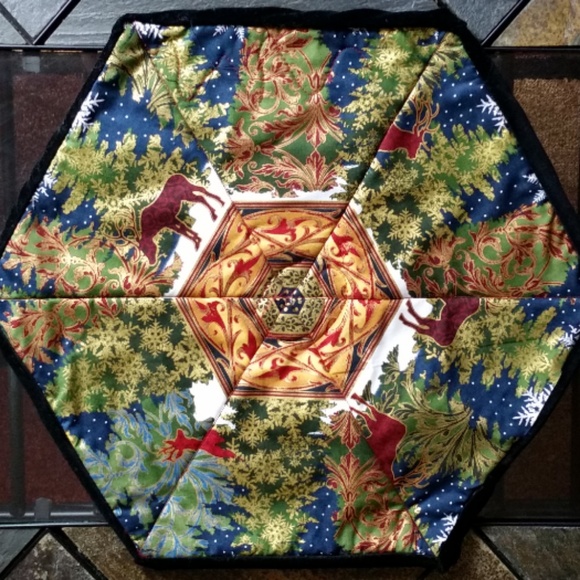 Running Deer _ Christmas - Picture 2 of 4